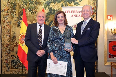 Doña Beatriz Olivenza ganadora del III Premio literario Emilia Pardo Bazán