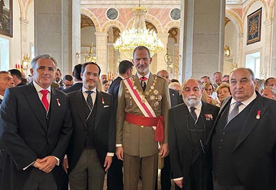 S. M. el Rey Don Felipe VI acompañado